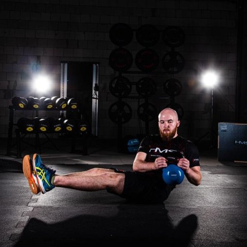 KNV28 BLUE KETTLEBELL ŻELIWNY POKRYTY WINYLEM HMS KNV28 BLUE KETTLEBELL ŻELIWNY POKRYTY WINYLEM HMS