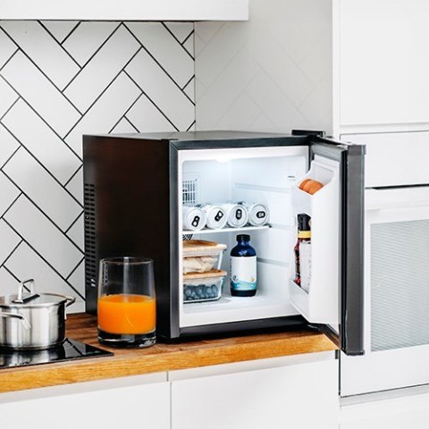 Chłodziarka termoelektryczna ADLER AD 8089 Chłodziarka termoelektryczna ADLER AD 8089