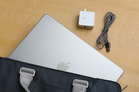 Moshi iGlaze Hardshell Case - Obudowa MacBook Pro 14" (M4/M3/M2/M1/2024-2021) (Stealth Clear) Moshi iGlaze Hardshell Case - Obudowa MacBook Pro 14" (M4/M3/M2/M1/2024-2021) (Stealth Clear)