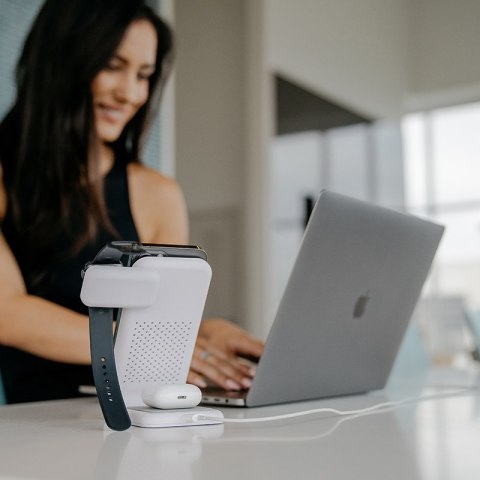 STM ChargeTree Swing - Ładowarka bezprzewodowa 3w1 do iPhone, AirPods i Apple Watch (biały) STM ChargeTree Swing - Ładowarka bezprzewodowa 3w1 do iPhone, AirPods i Apple Watch (biały)
