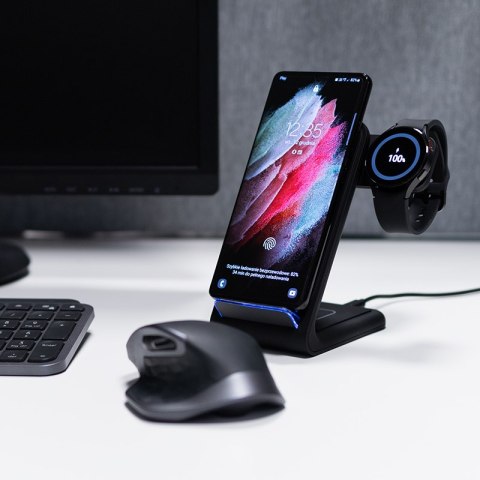 Crong PowerSpot Pivot Stand - Ładowarka bezprzewodowa 3w1 do iPhone, Samsung & Android, Galaxy Watch i słuchawek TWS (czarny) Crong PowerSpot Pivot Stand - Ładowarka bezprzewodowa 3w1 do iPhone, Samsung & Android, Galaxy Watch i słuchawek TWS (czarny)