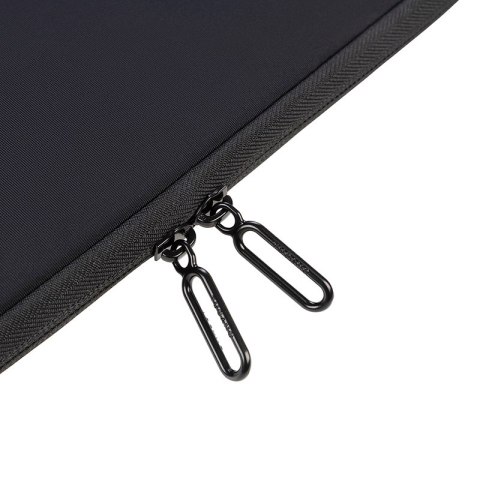TUCANO Elements 2 - Pokrowiec MacBook Air 13" (M4/M3/M2/M1/2025-2018) / Pro 13" (czarny) TUCANO Elements 2 - Pokrowiec MacBook Air 13" (M4/M3/M2/M1/2025-2018) / Pro 13" (czarny)