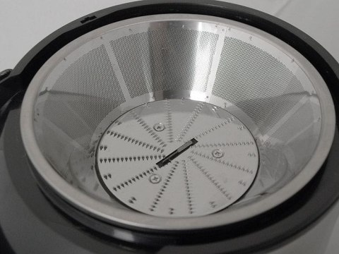 ELDOM SK9S INOX Sokowirówka stalowa na całe owoce ELDOM SK9S INOX Sokowirówka stalowa na całe owoce