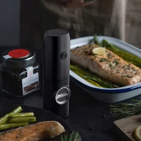 Elektryczny młynek do pieprzu soli przypraw Promis MP35 akumulatorowy ładowanie USB Elektryczny młynek do pieprzu soli przypraw Promis MP35 akumulatorowy ładowanie USB