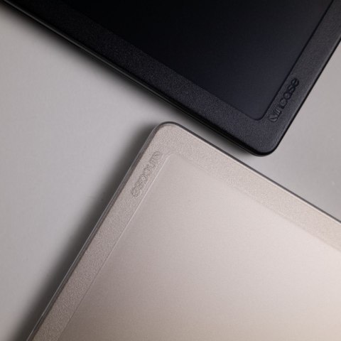 Incase Edge Hardshell Case - Etui MacBook Air 15" M4 (2025) / M3 (2024) / M2 (2023) (Clear) Incase Edge Hardshell Case - Etui MacBook Air 15" M4 (2025) / M3 (2024) / M2 (2023) (Clear)