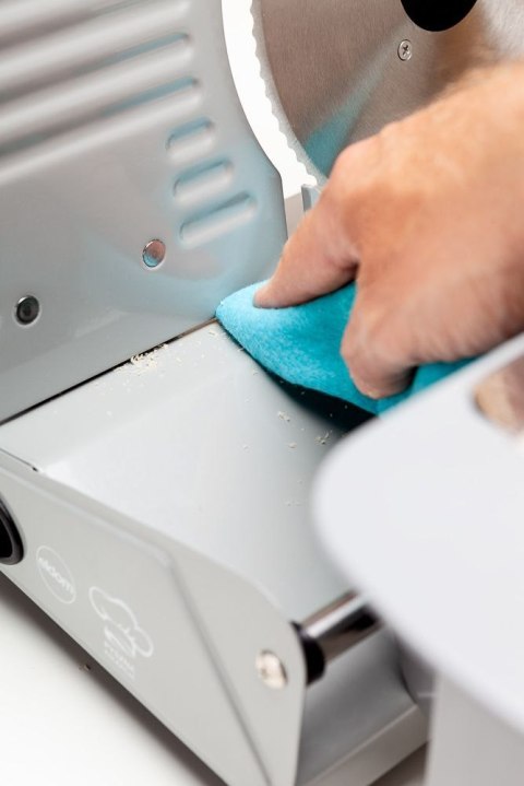 Eldom Krajalnica elektryczna KR400 snip Eldom Krajalnica elektryczna KR400 snip