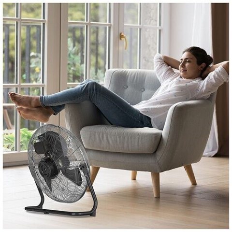 Wentylator podłogowy Black+Decker BXEFF121E (stalowy; 120W)