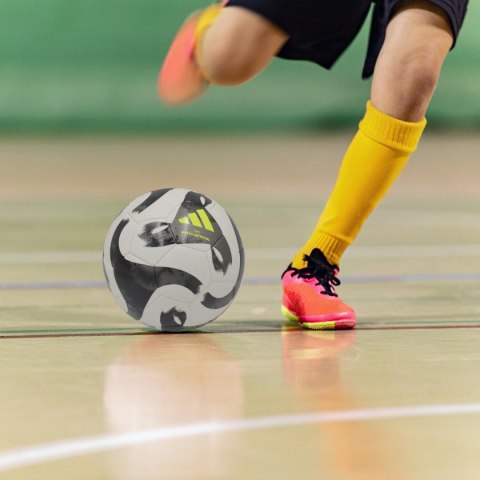 PIŁKA NOŻNA ADIDAS HT2423 R.5