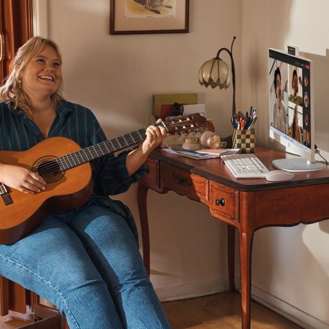 HP 27-cr0222nw AIO Ryzen 7 7730U 27.0"FHD IPS AG 300nits 16GB DDR4 SSD512 Radeon 680M LAN Win11 2Y Shell White