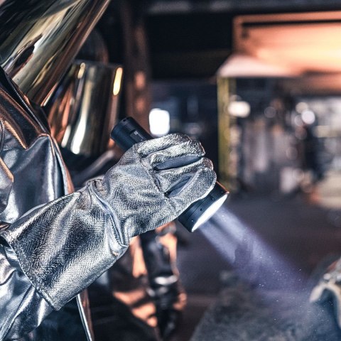 Latarka Ledlenser P18R