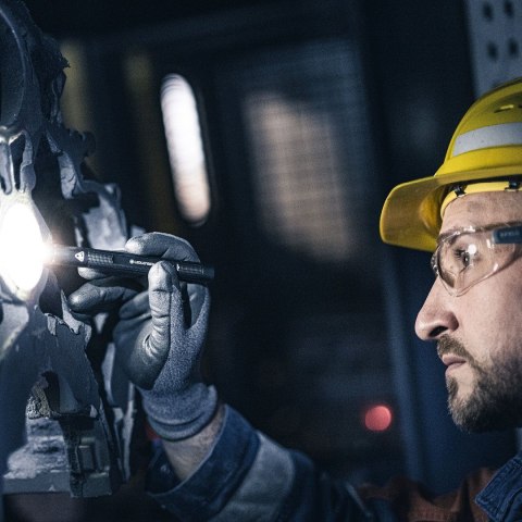 Latarka Ledlenser P2R