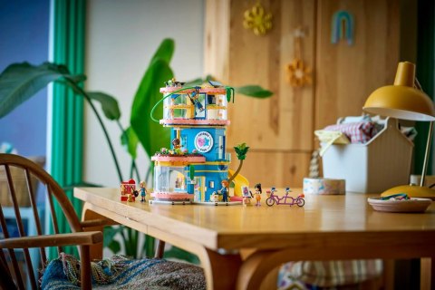 LEGO Friends 42689 Klub przyjaciół Heartlake